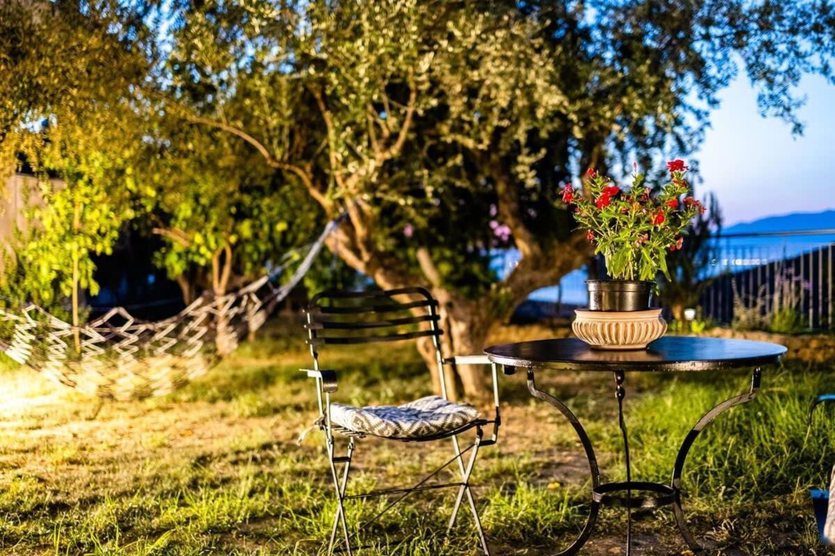 Kitries Summer Getaway - Eden Cozy Suite Kitriai Exterior photo